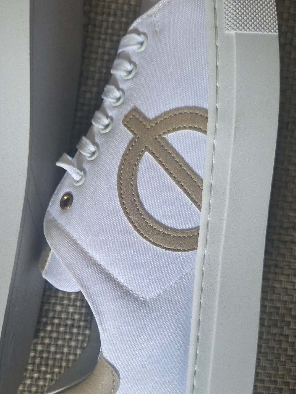 LOQ White Canvas Low-Top Sneakers with Gold Trim - Picture 7 of 11